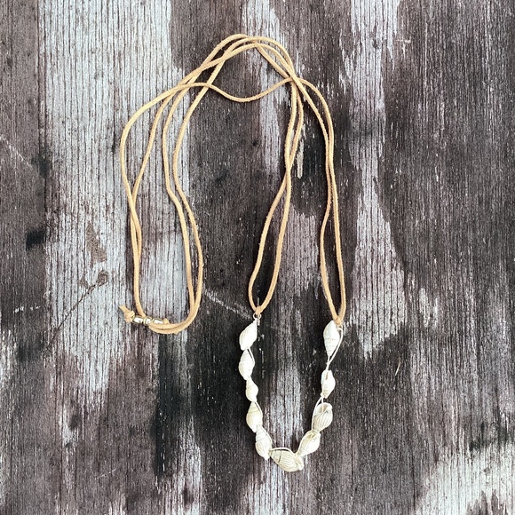 NEW Free People NECKLACE shells adjustable - Picture 3 of 3